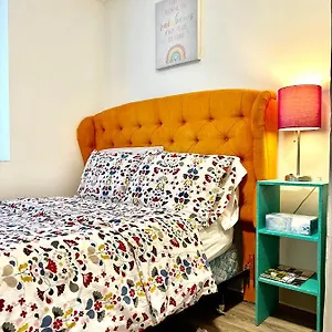  Apartment Micro In District- 10 Mins Walk To Of Wa